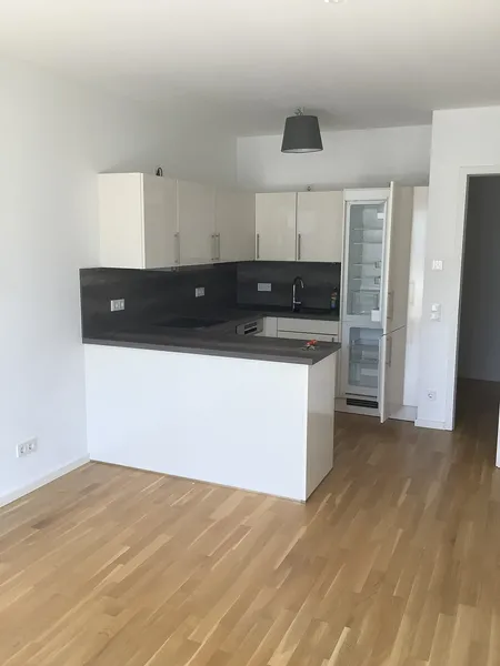 Ab sofort für Sie frei: tolle 2-Zimmer Wohnung in begehrter Lage — photo 1